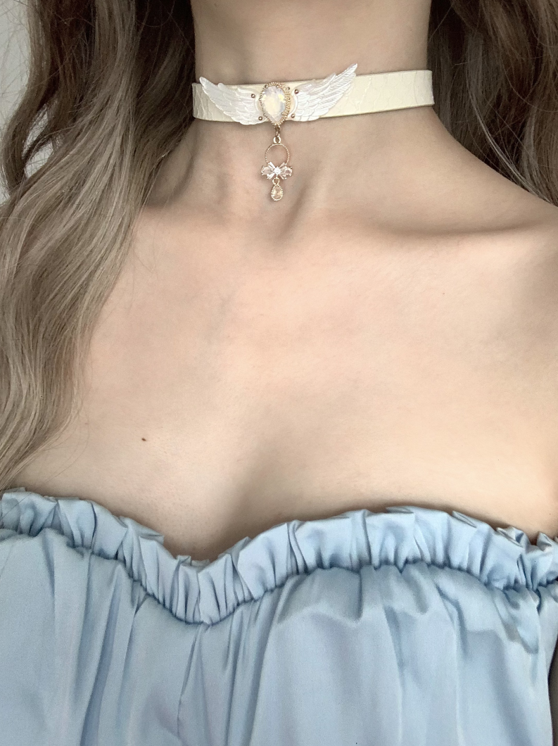 Pure White Angel Wings – Collar